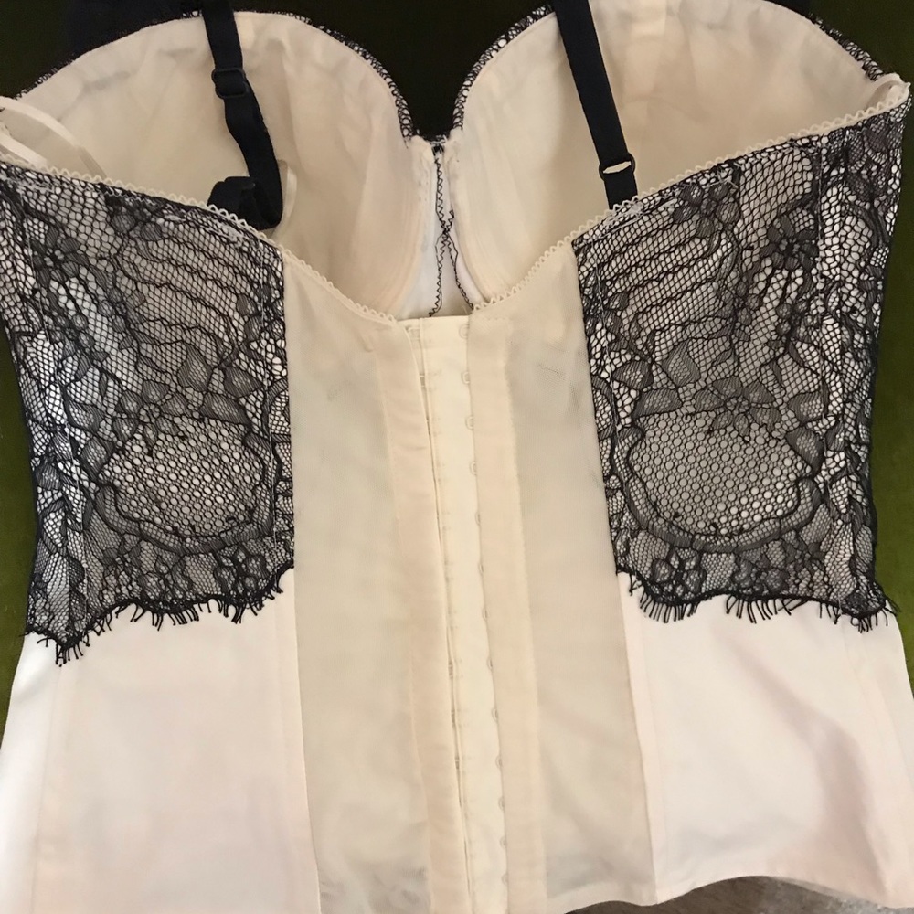 Black and White Bustier - Picture 8 of 8